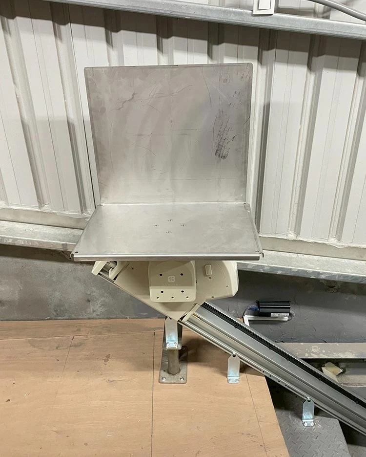 Straight-Track-Straight-Cargo lift-1Fto2F (2)
